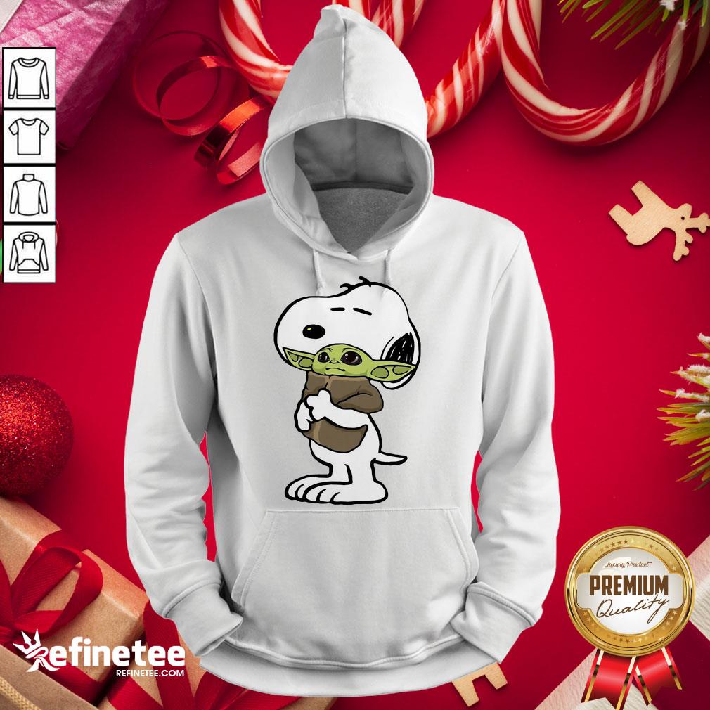 Nice Snoopy Hugging Baby Yoda Shirt