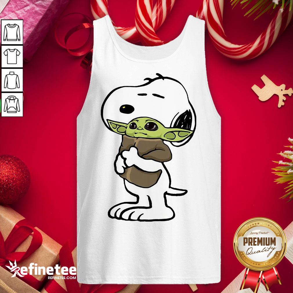 Nice Snoopy Hugging Baby Yoda Shirt