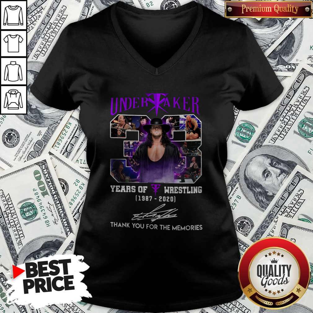 official-33-years-of-wrestling-1987-2020-the-undertaker-thank-you-for-the-memories-signature-v-neck.jpg