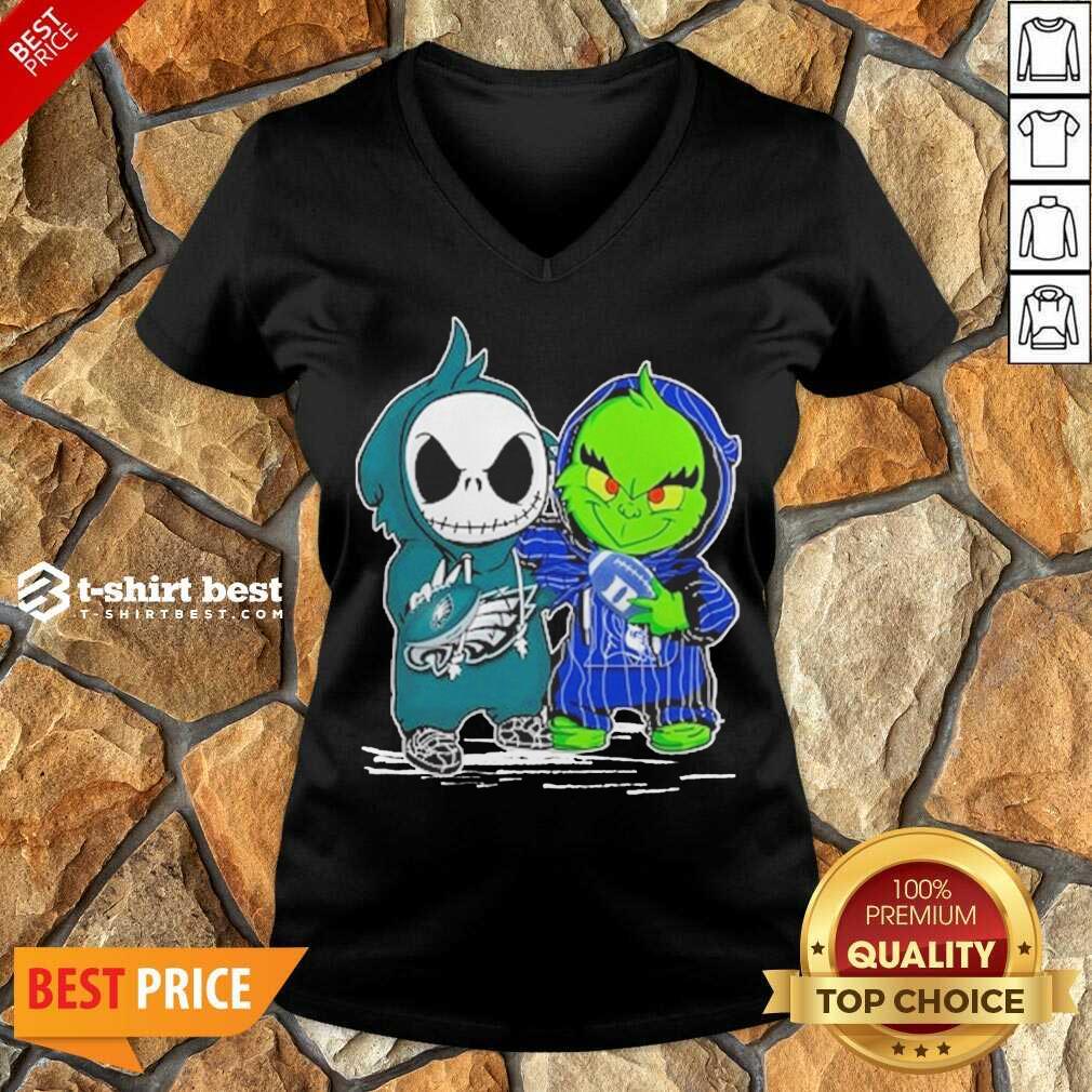 perfect-jack-skellington-philadelphia-eagles-and-the-grinch-duke-basketball-v-neck.jpg