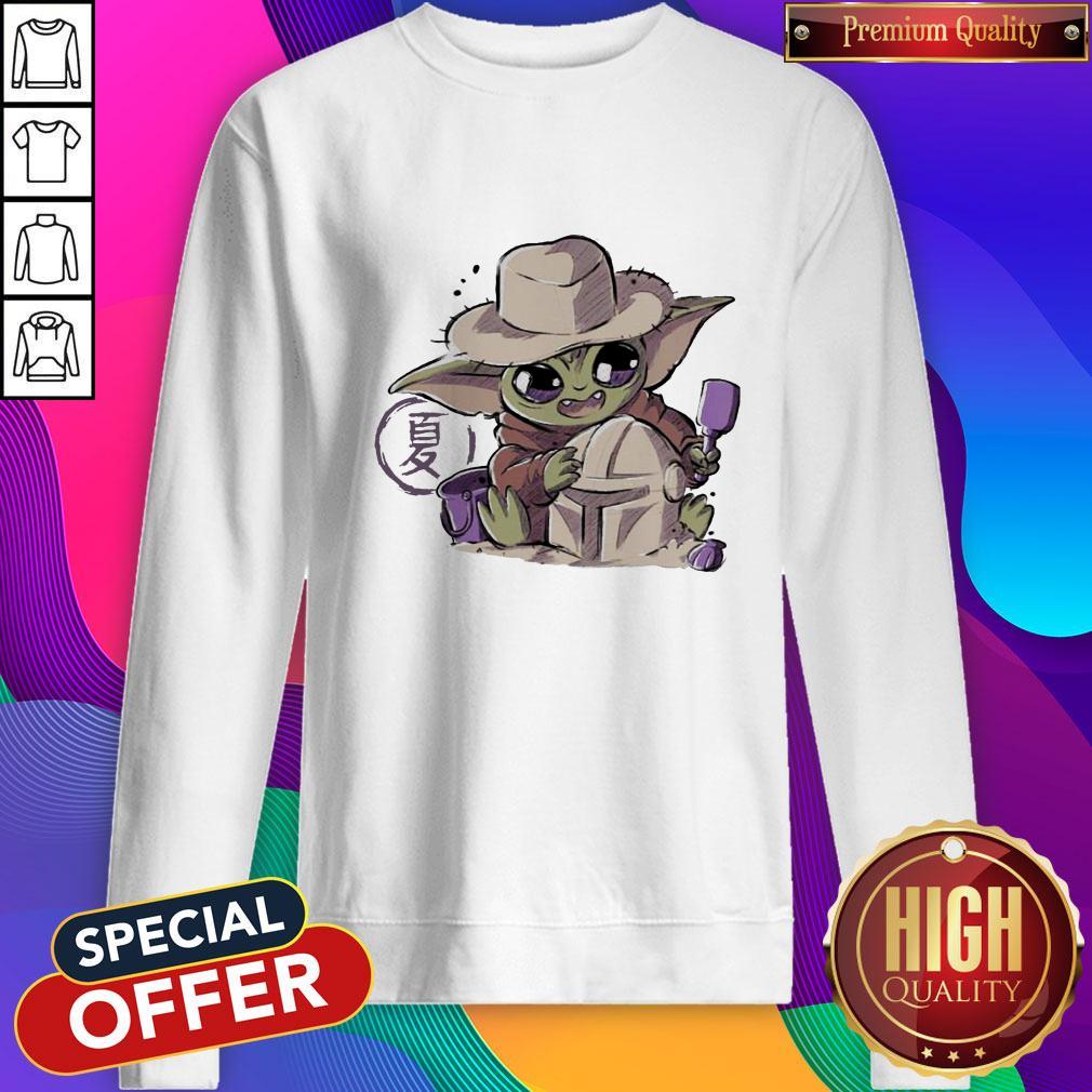 Premium Baby Yoda Hug Boba Fett Shirt