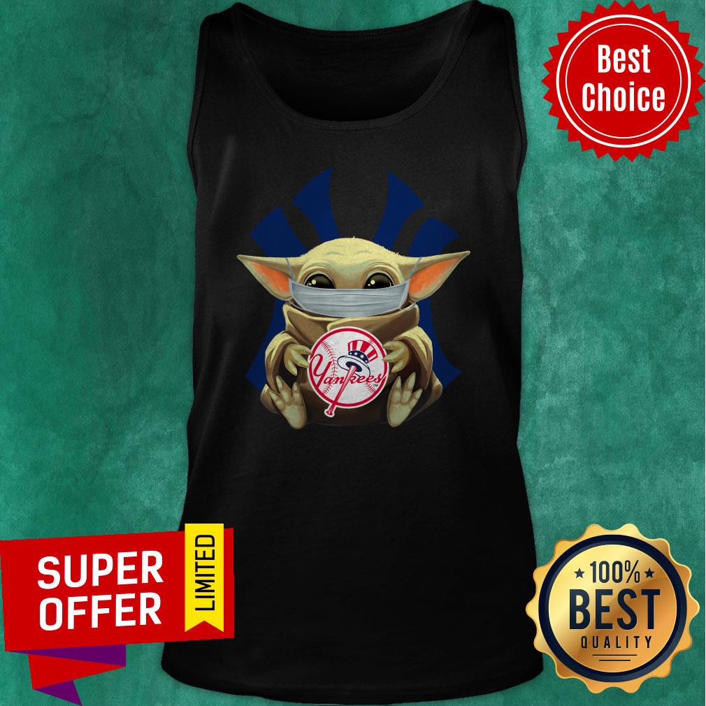 Awesome Baby Yoda Face Mask Hug New York Yankees Shirt
