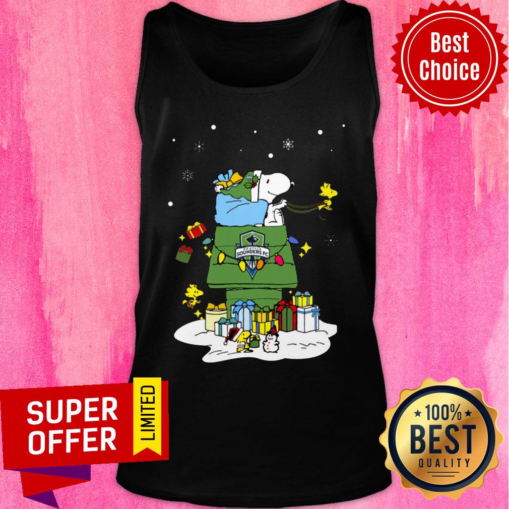 Awesome Seattle Sounders FC Santa Snoopy Wish You A Merry Christmas Shirt