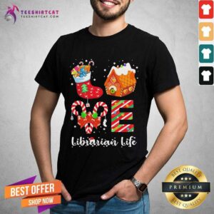 Top Love Socks House Librarian Life Merry Christmas Shirt