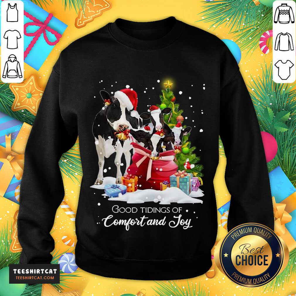 pretty-cows-santa-good-tiding-of-comfort-and-joy-merry-christmas-tree-gift-sweatshirt.jpg