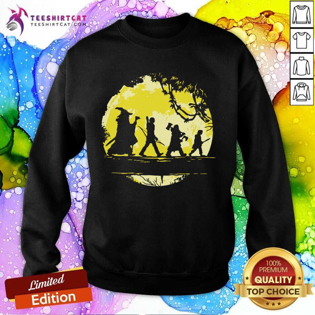 top-hakuna-matata-no-worries-lord-of-the-rings-hakuna-matata-means-no-worries-t-sweatshirt.jpg