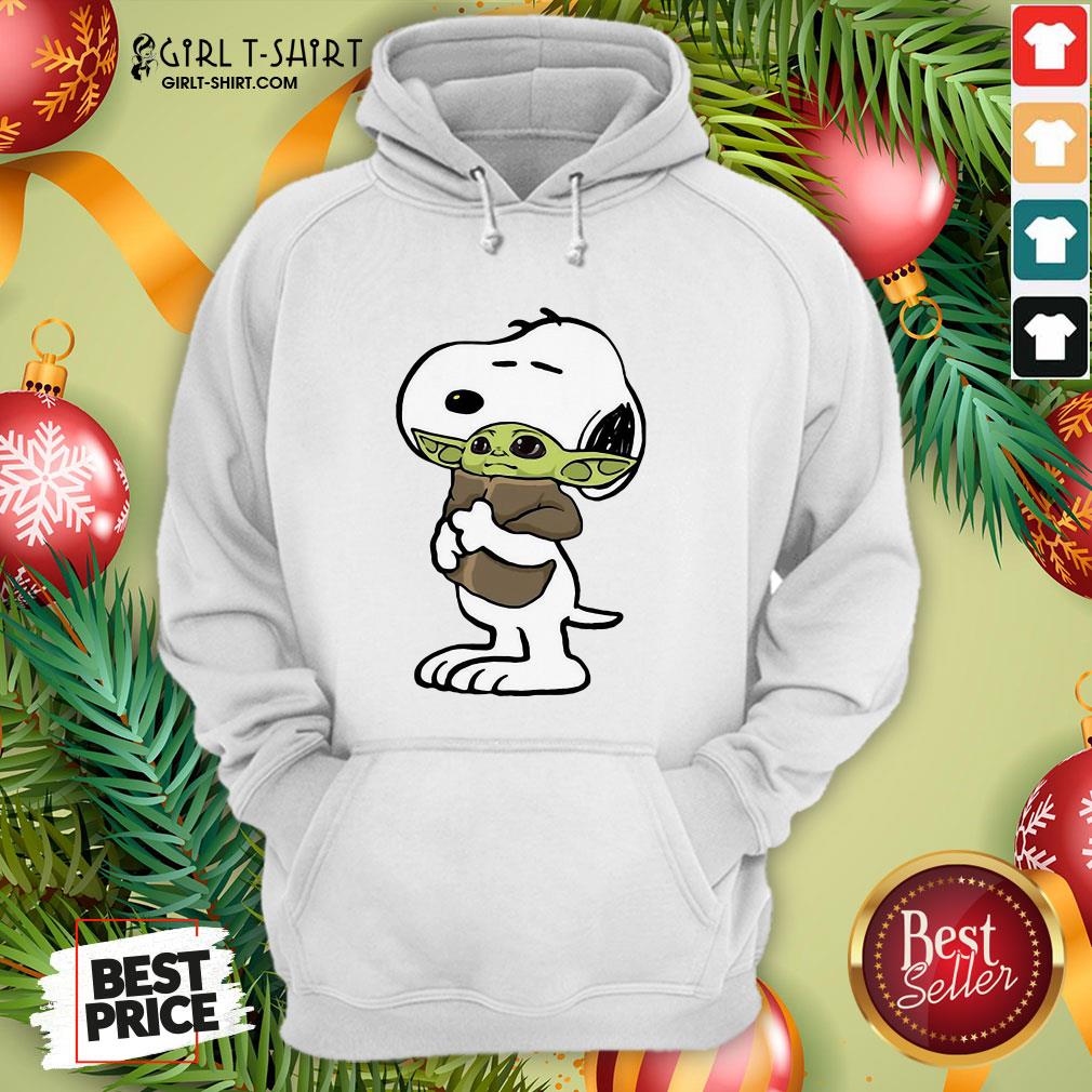 Awesome Snoopy Hugged Baby Yoda Tightly Shirt