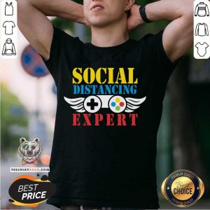 Great Social Distancing Expert Gaming Funny Vintage Video Gamer Gift T-Shirt
