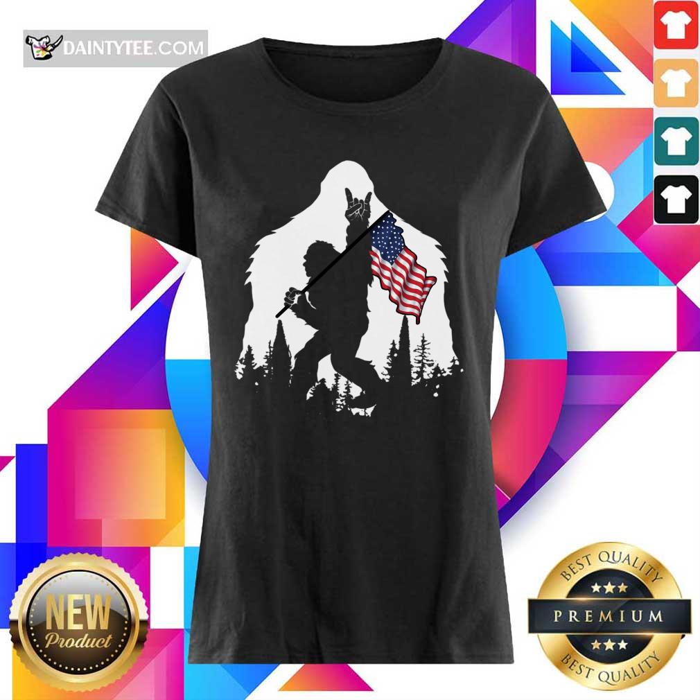Good Bigfoot Hold American Flag Wonderful Shirt