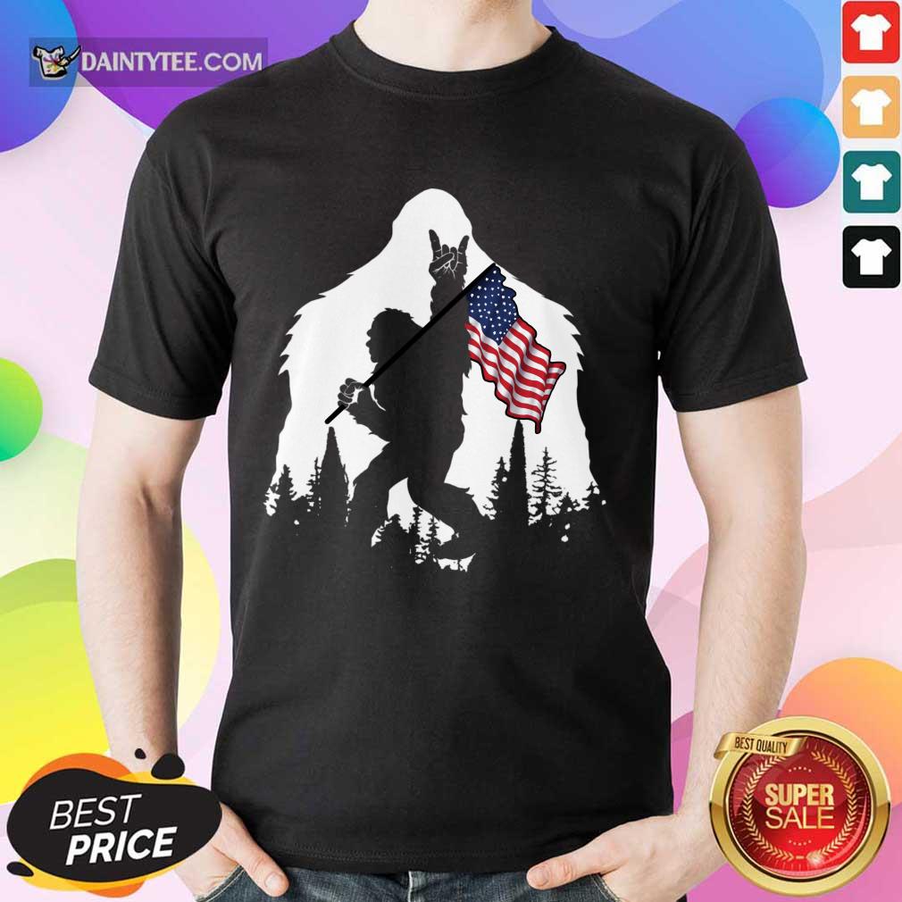 Good Bigfoot Hold American Flag Wonderful Shirt
