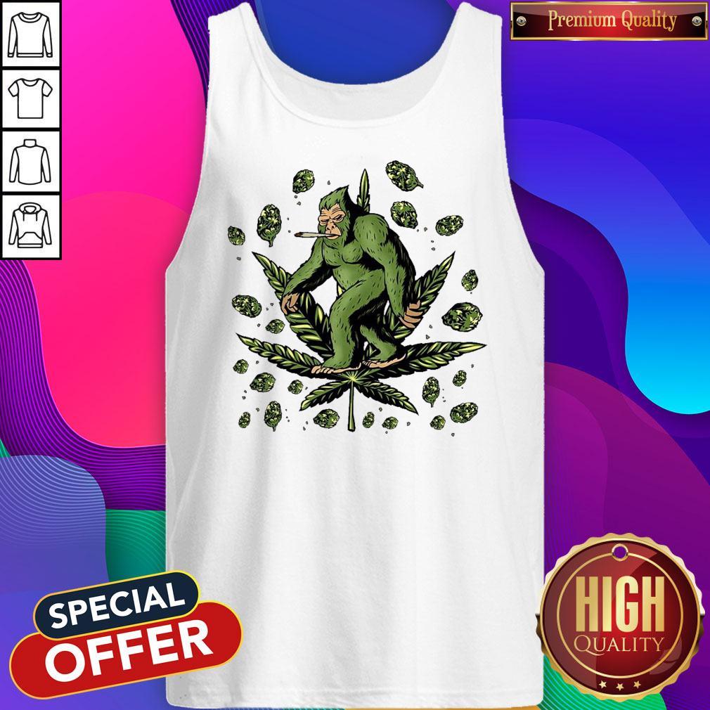 Hashsquatch Funny Bigfoot Weed Shirt