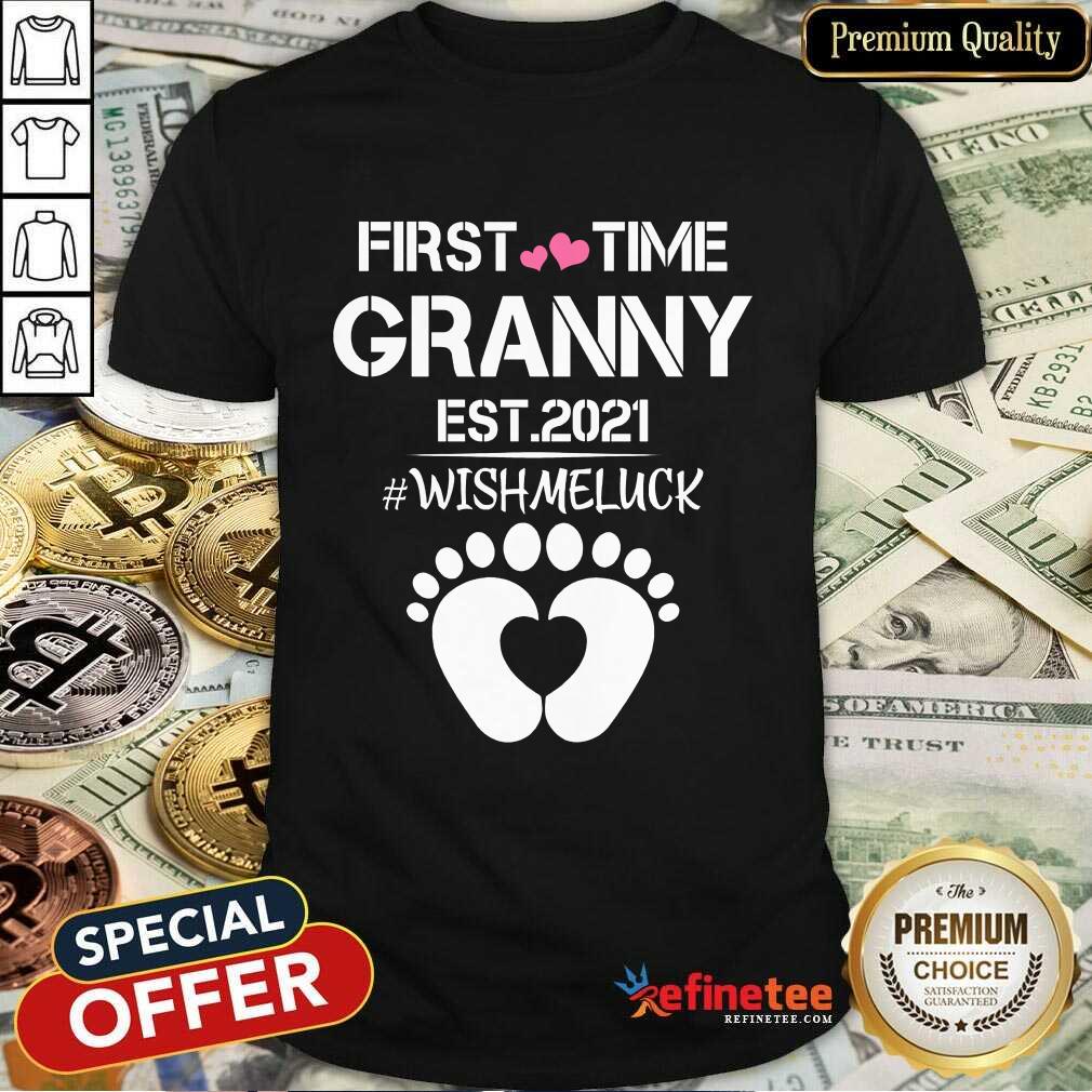 Nice Baby Foots First Time Grandma Est 2020 Wish Me Luck Shirt