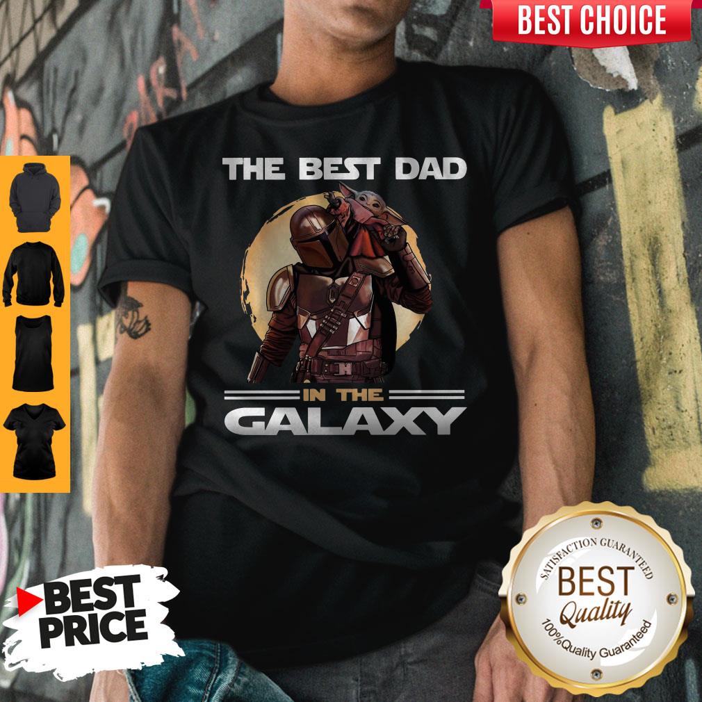 Pretty The Mandalorian And Baby Yoda The Best Dad In The Galaxy Shirt