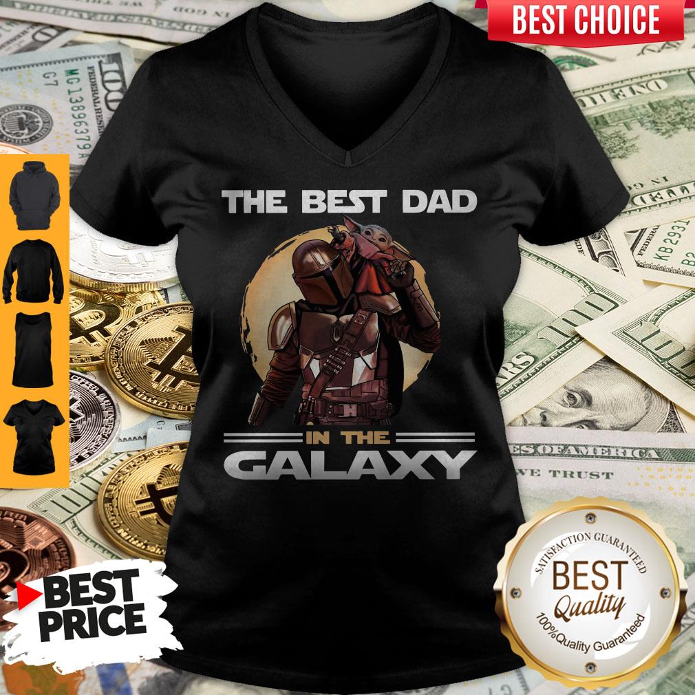 Pretty The Mandalorian And Baby Yoda The Best Dad In The Galaxy Shirt
