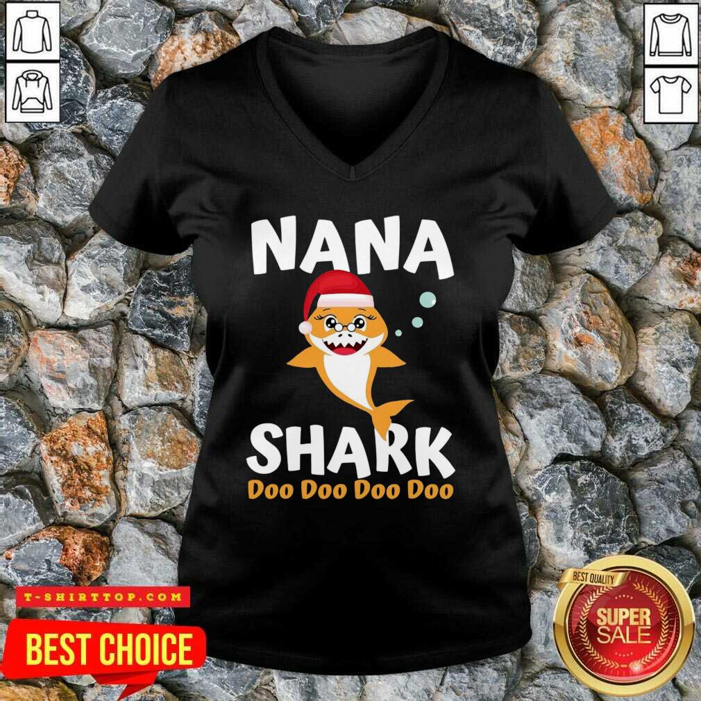 Nana Shark Christmas Mommy Shark Daddy Shark Shirt