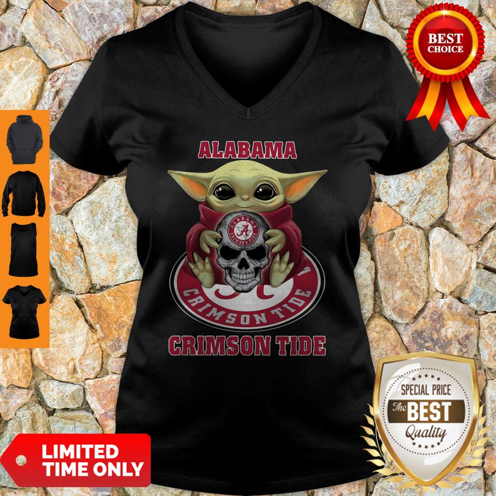 Baby Yoda Hug Skull Alabama Crimson Tide Shirt