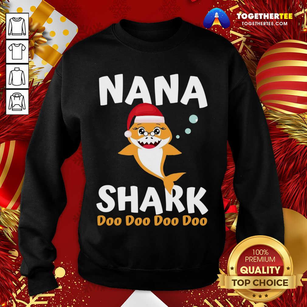 Cute Nana Shark Christmas Mommy Shark Daddy Shark Shirt