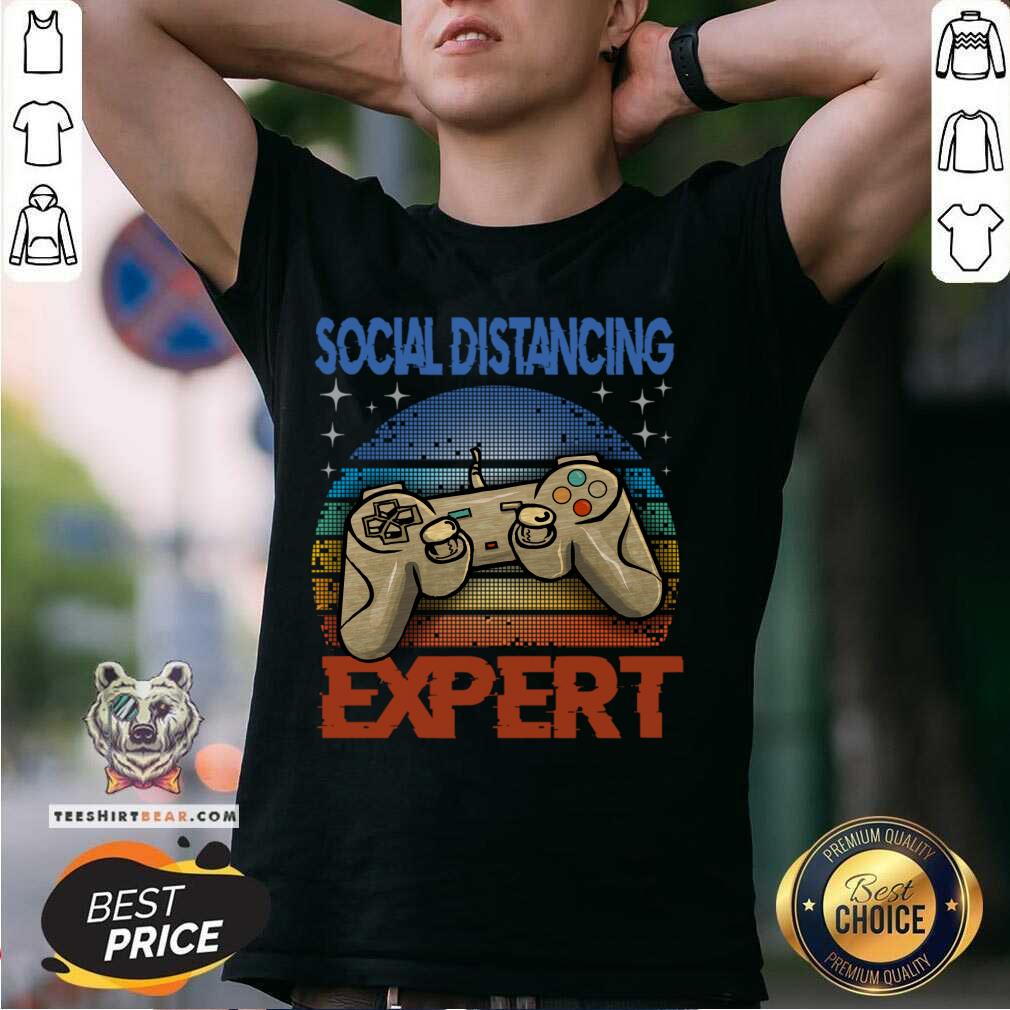 Cute Social Distancing Expert Gaming Video Gamer Boys Men Gifts T-Shirt
