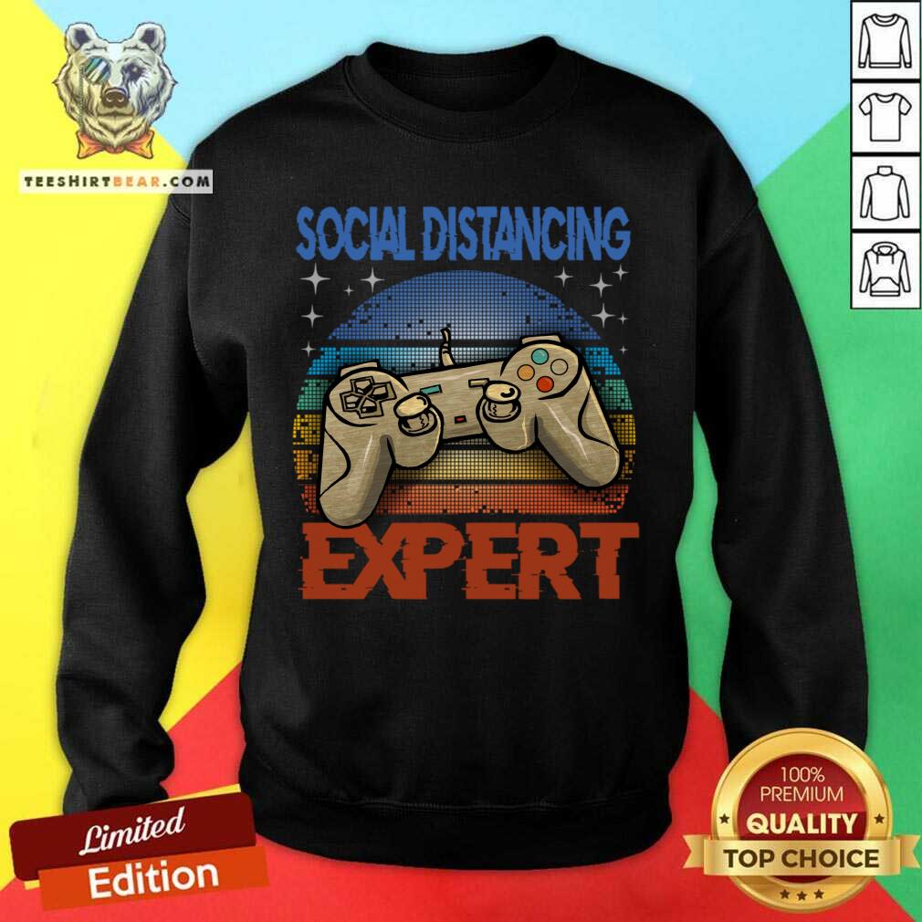 Cute Social Distancing Expert Gaming Video Gamer Boys Men Gifts T-Shirt