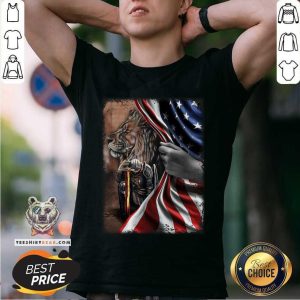 Knight And Lion Behind American Flag Shirt