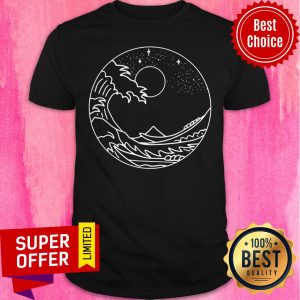 Top The Great Wave Off Kanagawa Minimal Line Art Nature Gift Shirt