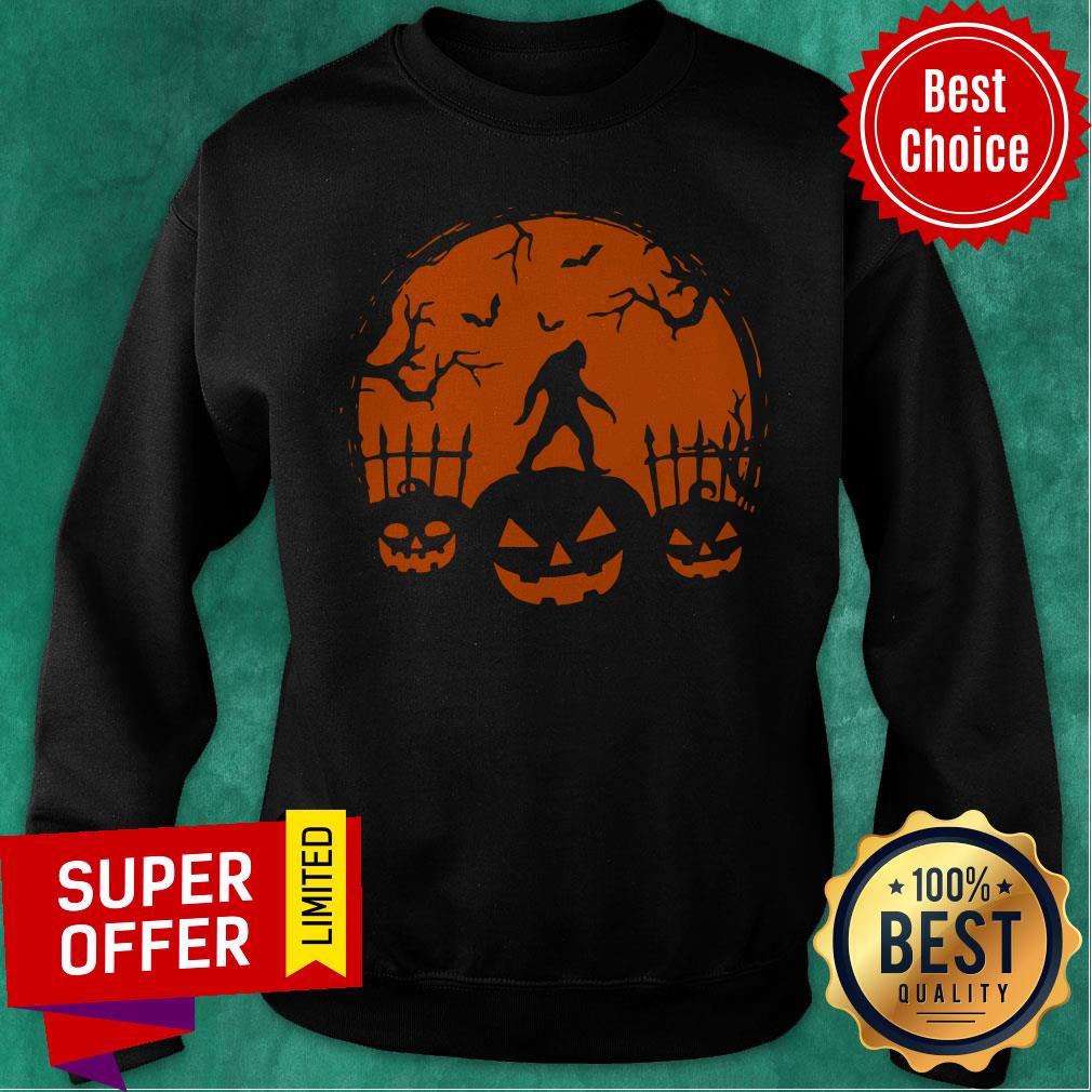 Funny Halloween Night Pumpkins Bigfoot Shirt