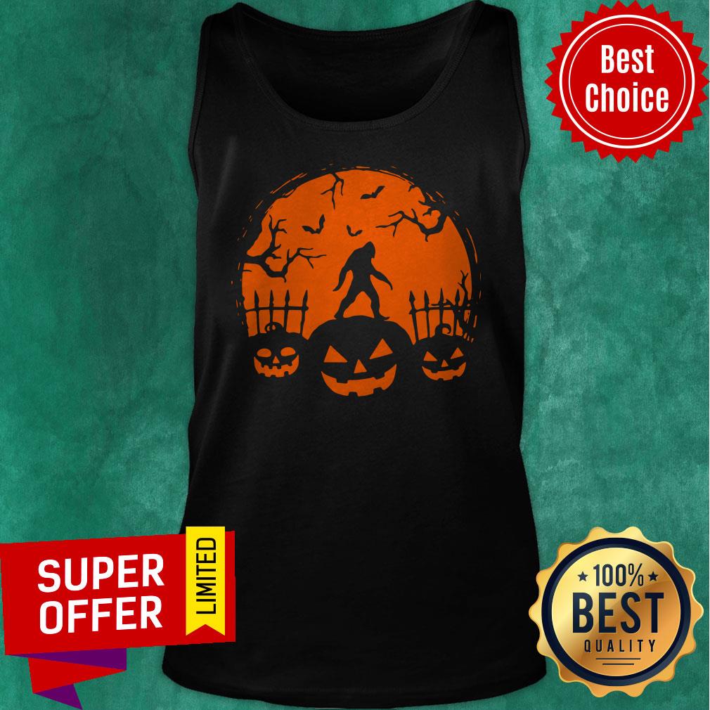 Funny Halloween Night Pumpkins Bigfoot Shirt