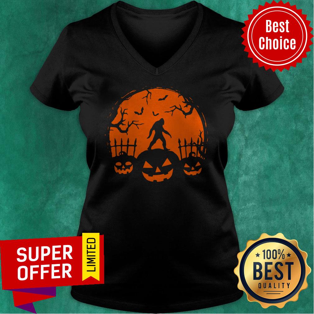 Funny Halloween Night Pumpkins Bigfoot Shirt