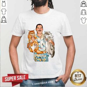 Beautiful Freddie Mercury Hug Cats Shirt