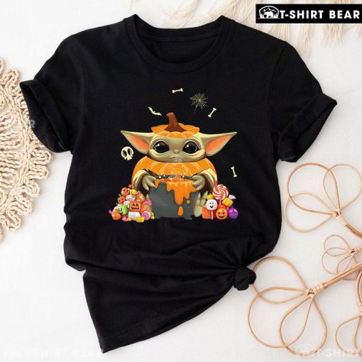 Baby Yoda Hug Pumpkin Candies Halloween T-Shirt