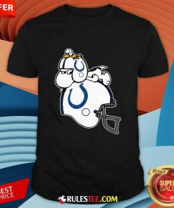 Snoopy And Woodstock Resting On Indianapolis Colts Helmet T-shirt