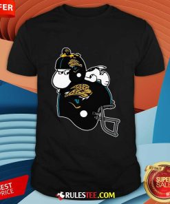 Snoopy And Woodstock Resting On Jacksonville Jaguars Helmet T-shirt