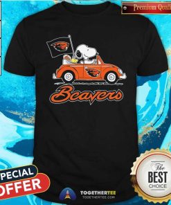 Awesome Snoopy And Woodstock Drives Car Oregon State Beavers Flag T-Shirt