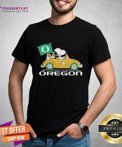 Original Oregon Snoopy And Woodstock Drives Car Oregon Ducks Flag T-Shirt
