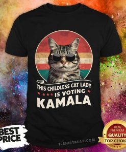 Premium This Childless Cat Lady Is Voting Kamala T-Shirt