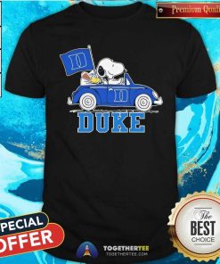 Pretty Snoopy Drives Car With Duke Blue Devils Flag T-Shirt
