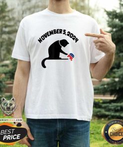 Top Childless Cat Ladies For Kamala Cat With Pearls Elephant T-Shirt