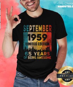 Nice Born In September 1959 65 Years Of Being Awesome Vintage T-Shirt
