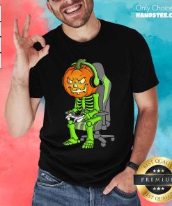 Pretty Gaming Halloween Skeleton Jack O Lantern Gamer T-Shirt