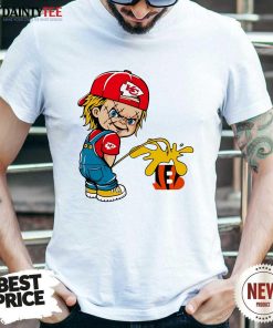 Top Chucky Kansas City Chiefs Piss On Cincinnati Bengals T-Shirt