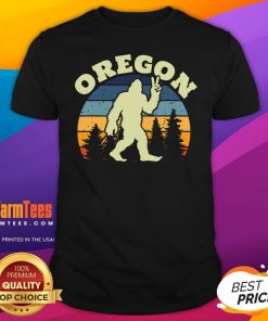 Hot Oregon Us State Bigfoot Sasquatch Silhouette Sunset T-Shirt