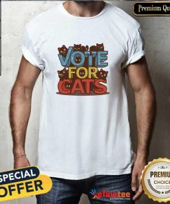 Pretty Cute Vote For Cats Kamala Harris T-Shirt