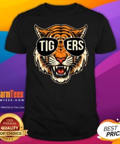 Top Tigers Vintage Sports Name Design T-Shirt