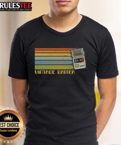 Awesome Vintage Handheld Gamer T-Shirt featuring retro gaming graphics and a classic design for gaming enthusiasts.