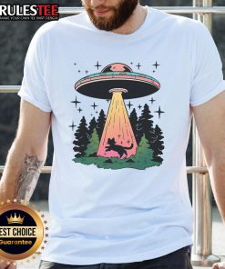Cute cat graphic on a 'To The Mothership' UFO t-shirt, perfect for cat lovers and UFO enthusiasts.