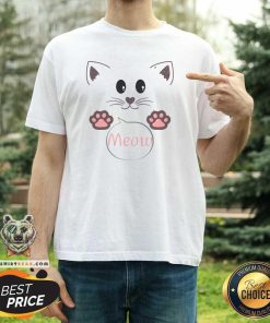 Nice Cute Cat Meow Meowy Christmas T-Shirt
