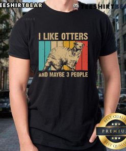 Vintage sea otter lover t-shirt featuring a charming otter design, perfect for ocean and wildlife enthusiasts.