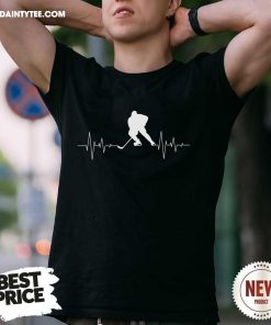 Top Hockey Heartbeat Ice Hockey Player T-Shirt
