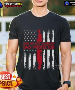 Top Jesus God Religious Man Of God Husband Dad Protector T-Shirt featuring a bold design for faith-driven fathers.