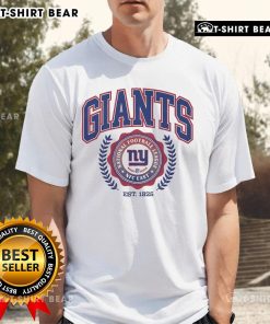 Top New York Giants Team Crest Est 1925 T-Shirt featuring the iconic logo and vibrant team colors for fans.